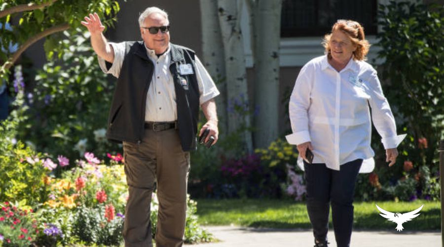 Warren Buffett’s Salary and Simple Lifestyle